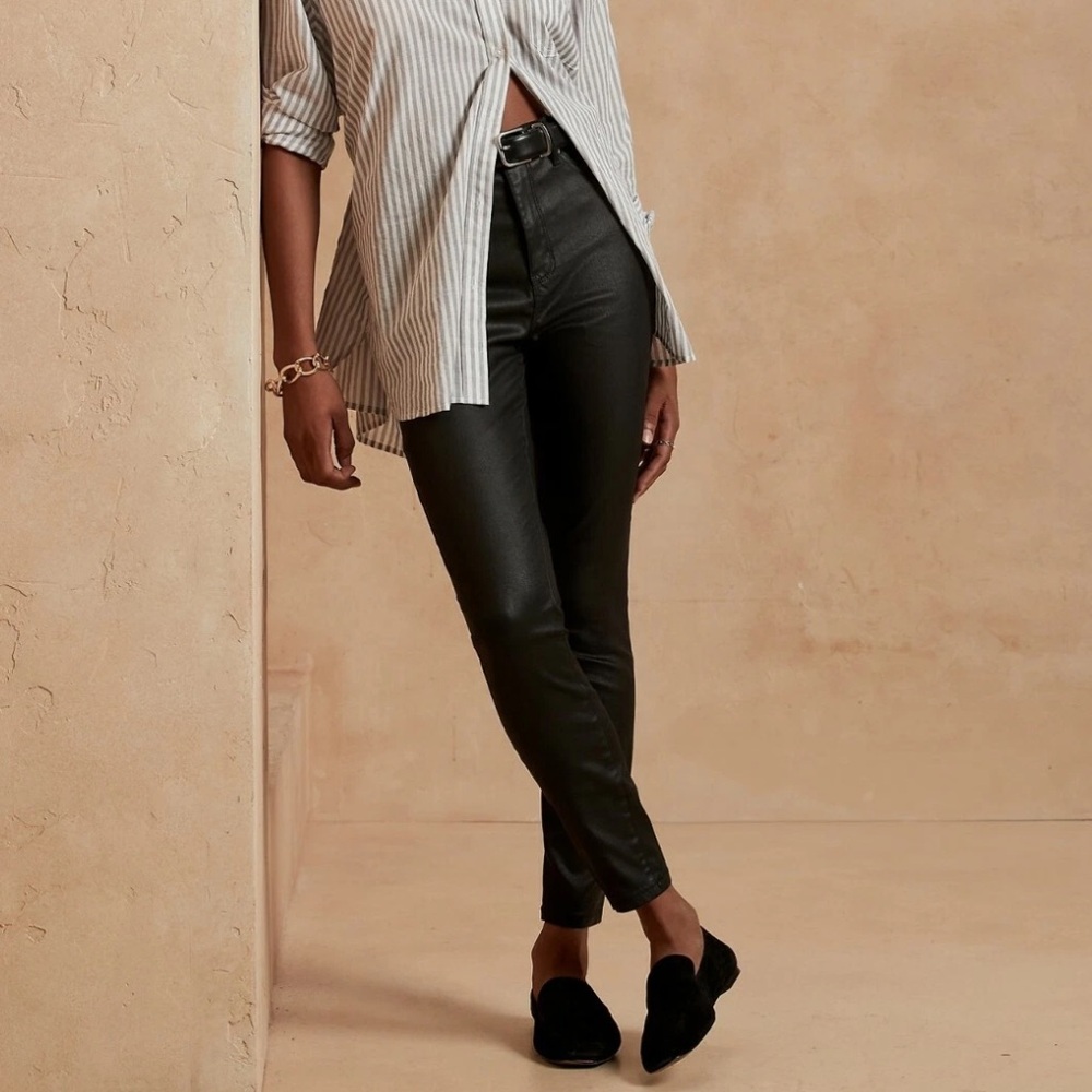 Banana Republic Black Wax Coated High Rise Skinny Ankle Pants Size 27 4